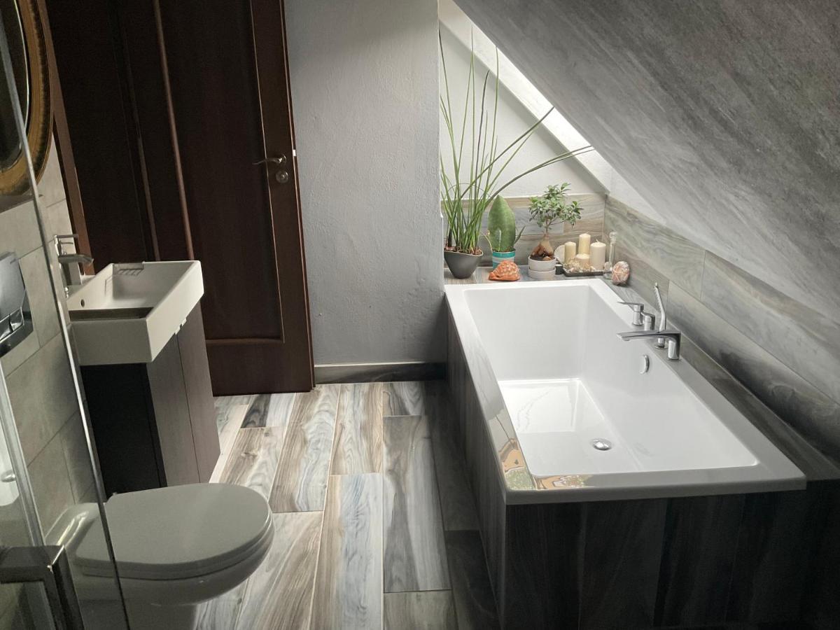 Apartamenty Jablonowa Zielona Góra Buitenkant foto