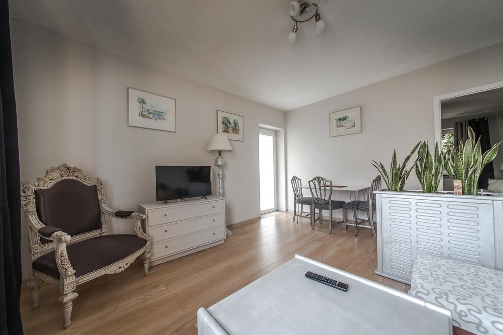 Apartamenty Jablonowa Zielona Góra Buitenkant foto