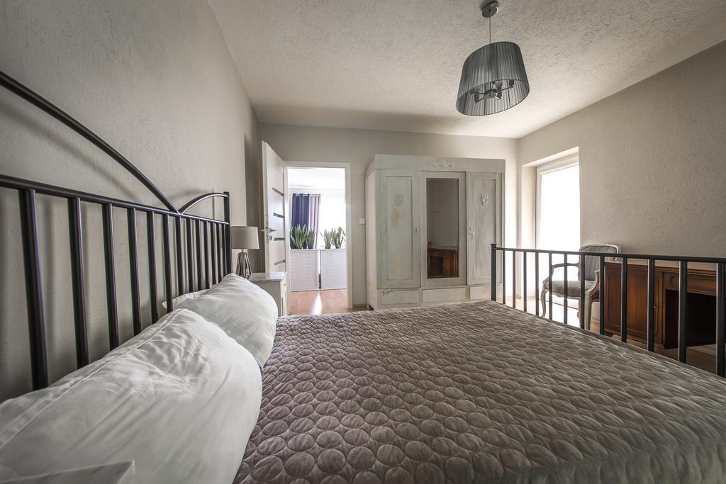 Apartamenty Jablonowa Zielona Góra Buitenkant foto