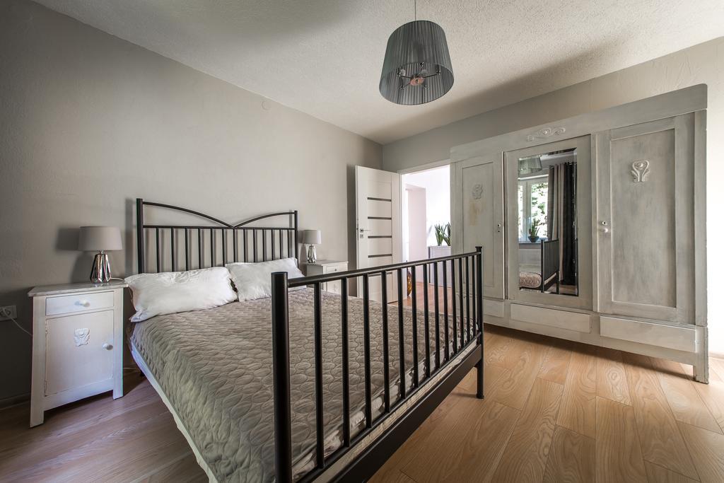 Apartamenty Jablonowa Zielona Góra Buitenkant foto