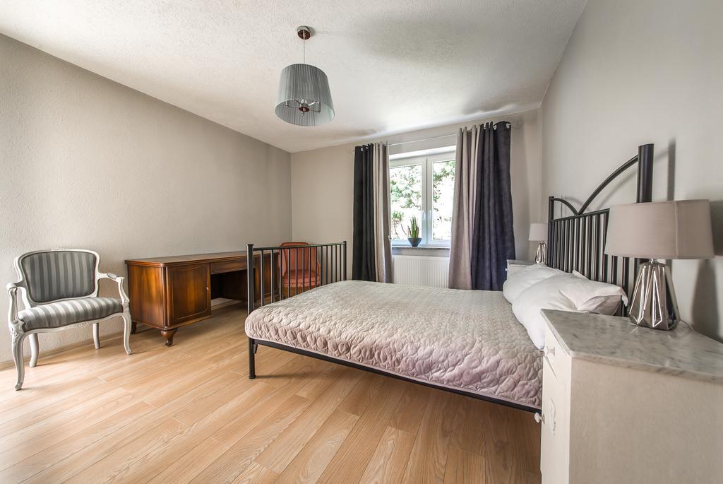 Apartamenty Jablonowa Zielona Góra Buitenkant foto
